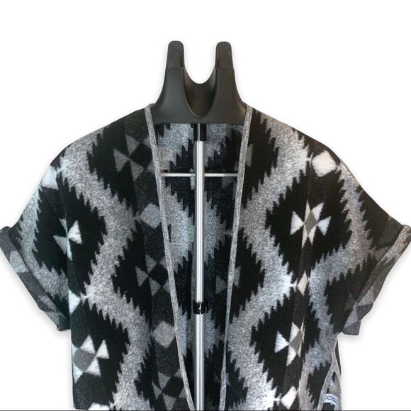 American Eagle Women XS/S Southwestern Print Wool Blend Poncho Wrap Aztec Black - Picture 5 of 12